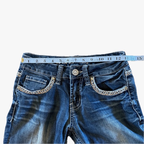 Blue Jeans - Picture 5 of 6